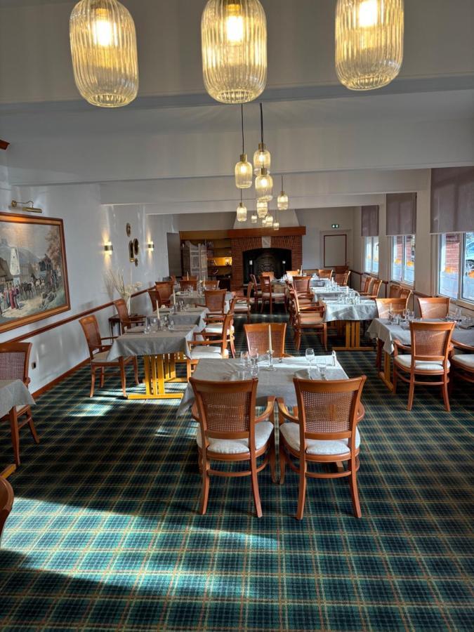 Hotel&Restaurant Le Cardinal Poix-de-Picardie Esterno foto