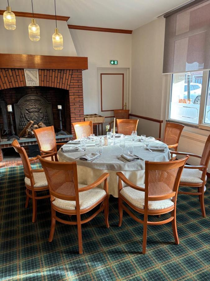 Hotel&Restaurant Le Cardinal Poix-de-Picardie Esterno foto