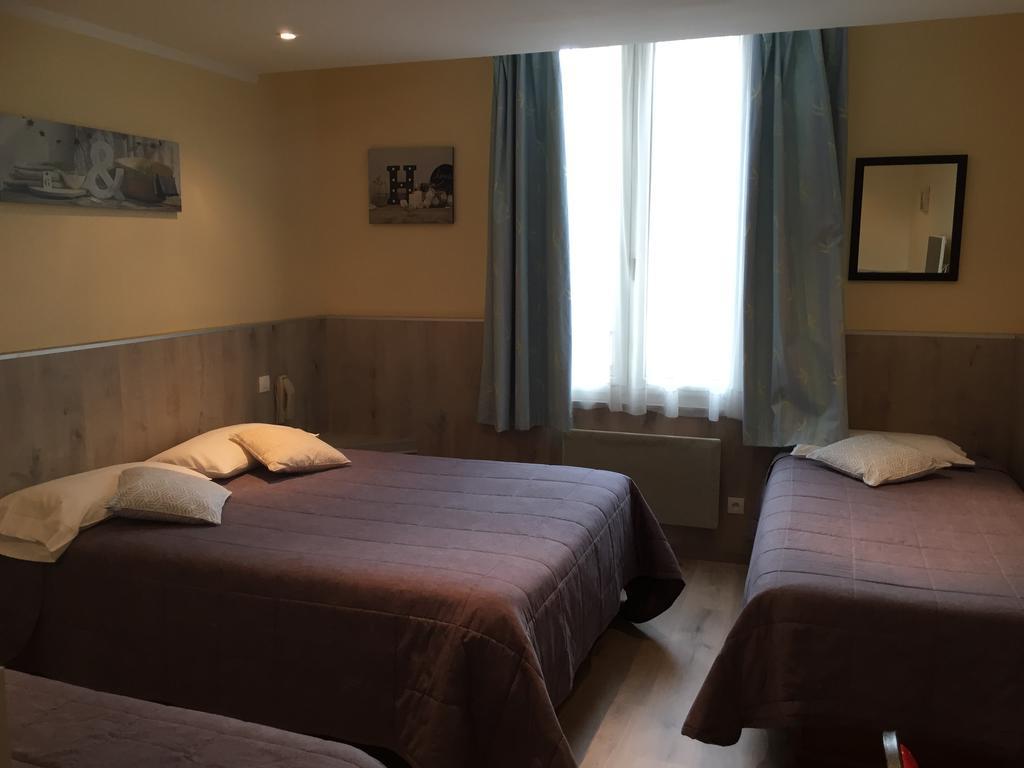 Hotel&Restaurant Le Cardinal Poix-de-Picardie Esterno foto