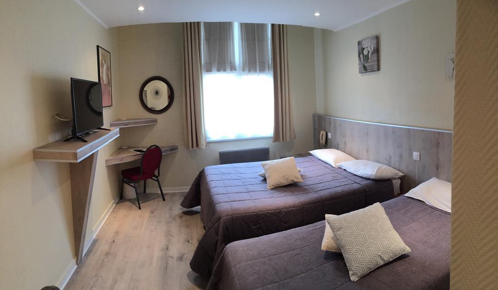 Hotel&Restaurant Le Cardinal Poix-de-Picardie Esterno foto