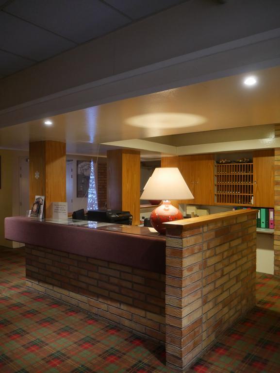 Hotel&Restaurant Le Cardinal Poix-de-Picardie Esterno foto